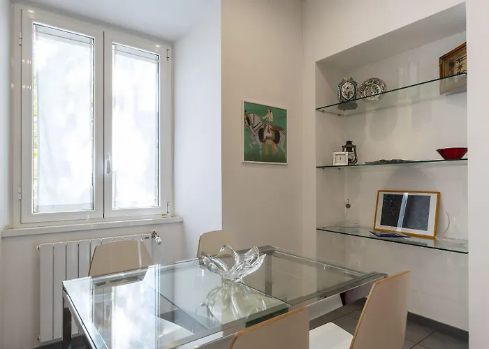 Guesthost - Porta Pia & Torlonia With Balcony Apartment