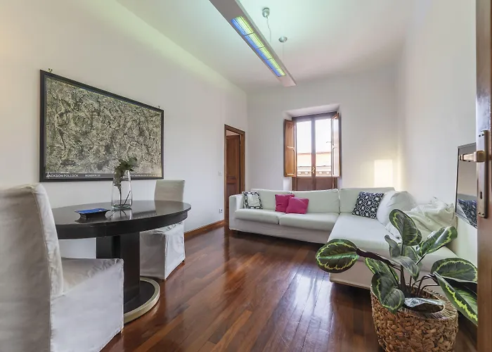 Guesthost - Porta Pia & Torlonia With Balcony Apartment *