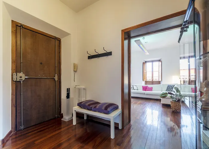 Guesthost - Porta Pia & Torlonia With Balcony Apartment